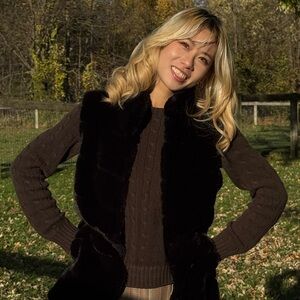 Meet your Posher, Hannah